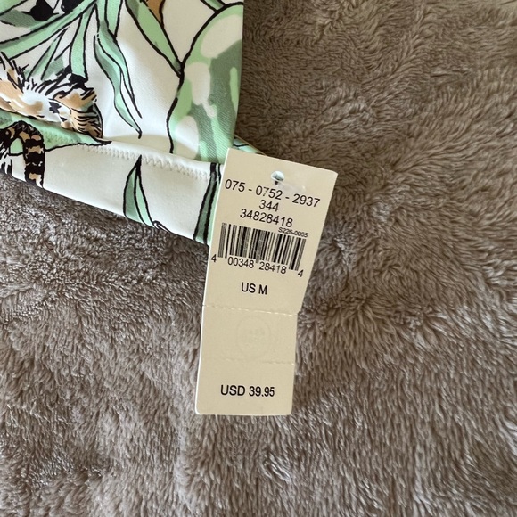 Triangle top - Picture 2 of 2